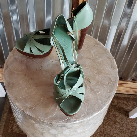 Shoes - Picture 4 of 4